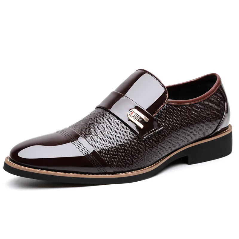 New Designer Patent Leather Wedding Shoes for Men Solid Color Business Casual Shoes Male Spring Autumn Fashion Dress Shoes Man
