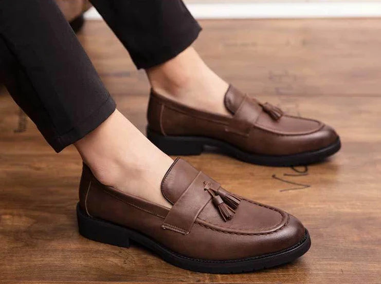With Tassels Loafers Office Leather Shoes for Men Platform Thick Sole Pointed Toe Man Casual Shoe High Quality Fashion Elegant