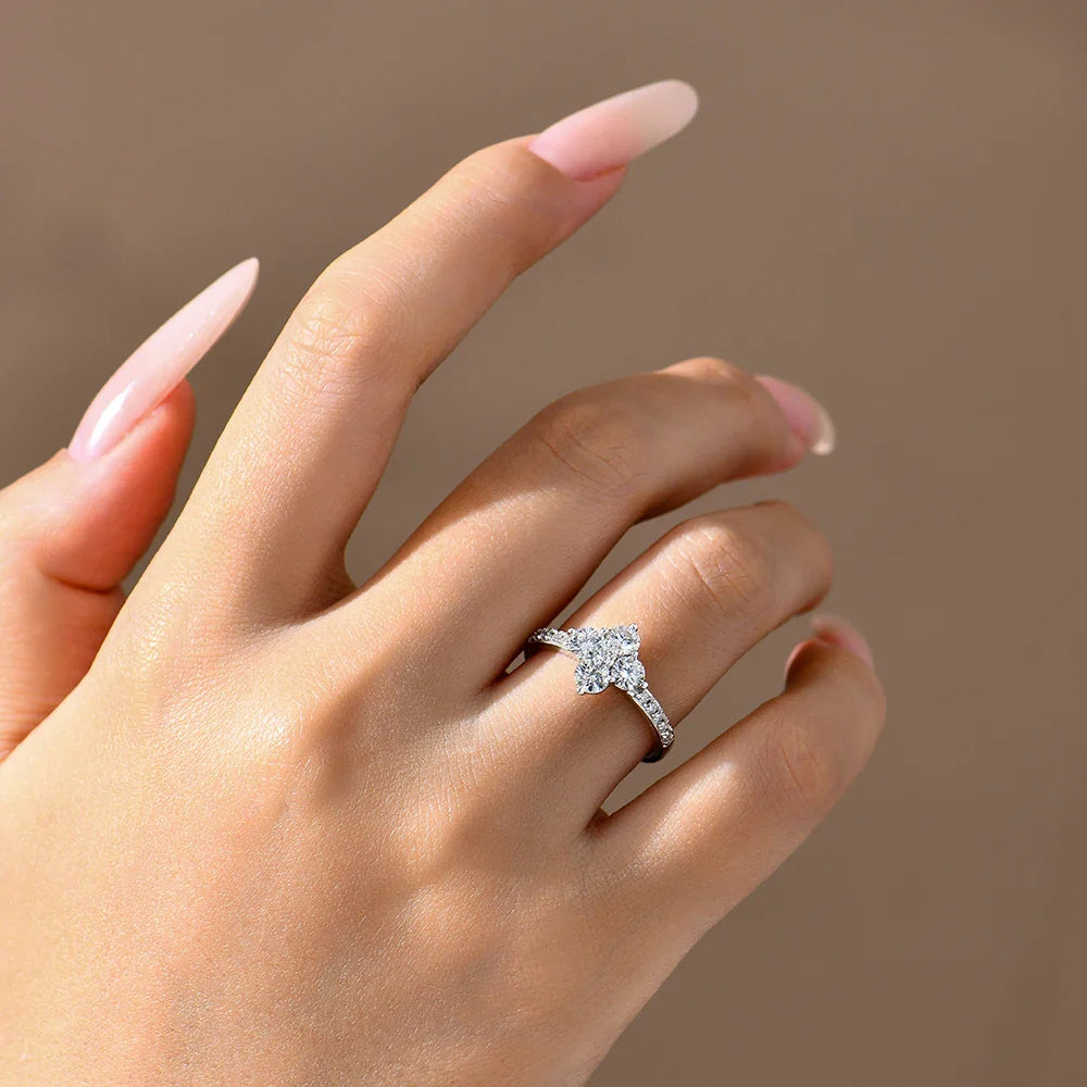 925 Sterling Silver Luxury Full Moissanite Rings 0.3ct DVVS1 Round Cut Sparkling Engagement Band for Women Fine Jewelry