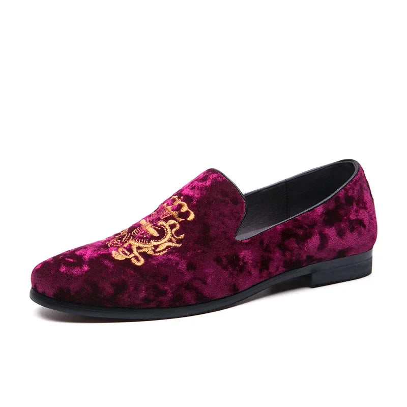 2025 Wedding Dress Shoes Casual Men Loafers New Big Size Lazy Peas shoes Embroidery Moccasins Shoes Suede Leather shoes Zapatos