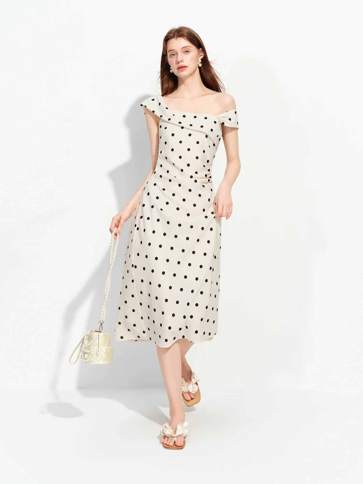 Women's 2026 Summer New French Vintage Polka Dot One-Shoulder Waist Dress Elegant High Waist A-Line Slim Fit Date Dress