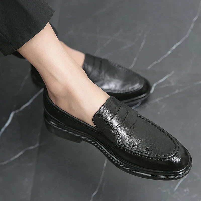 Men's Classic Leather Casual Shoes With Anti-Slip Thick Sole  Outdoor Walking Shoe  Pointed  Toe Comfortable And Durable Loafers