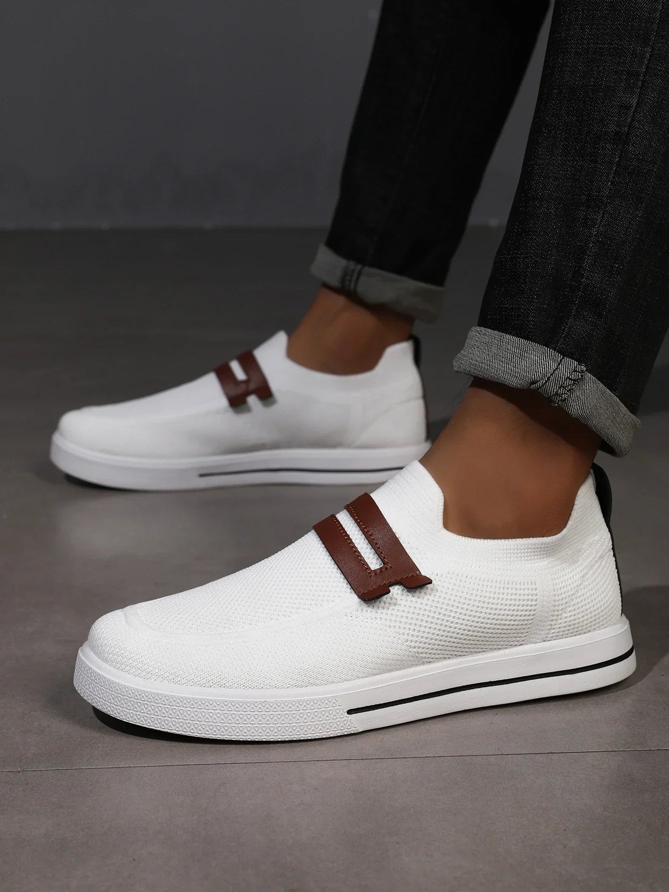 New Men Sports Shoes Mesh Breathable Casual Shoes Outdoor EVA Soft-Soled Walking Shoes Lightweight Comfortable Men Sports Shoes