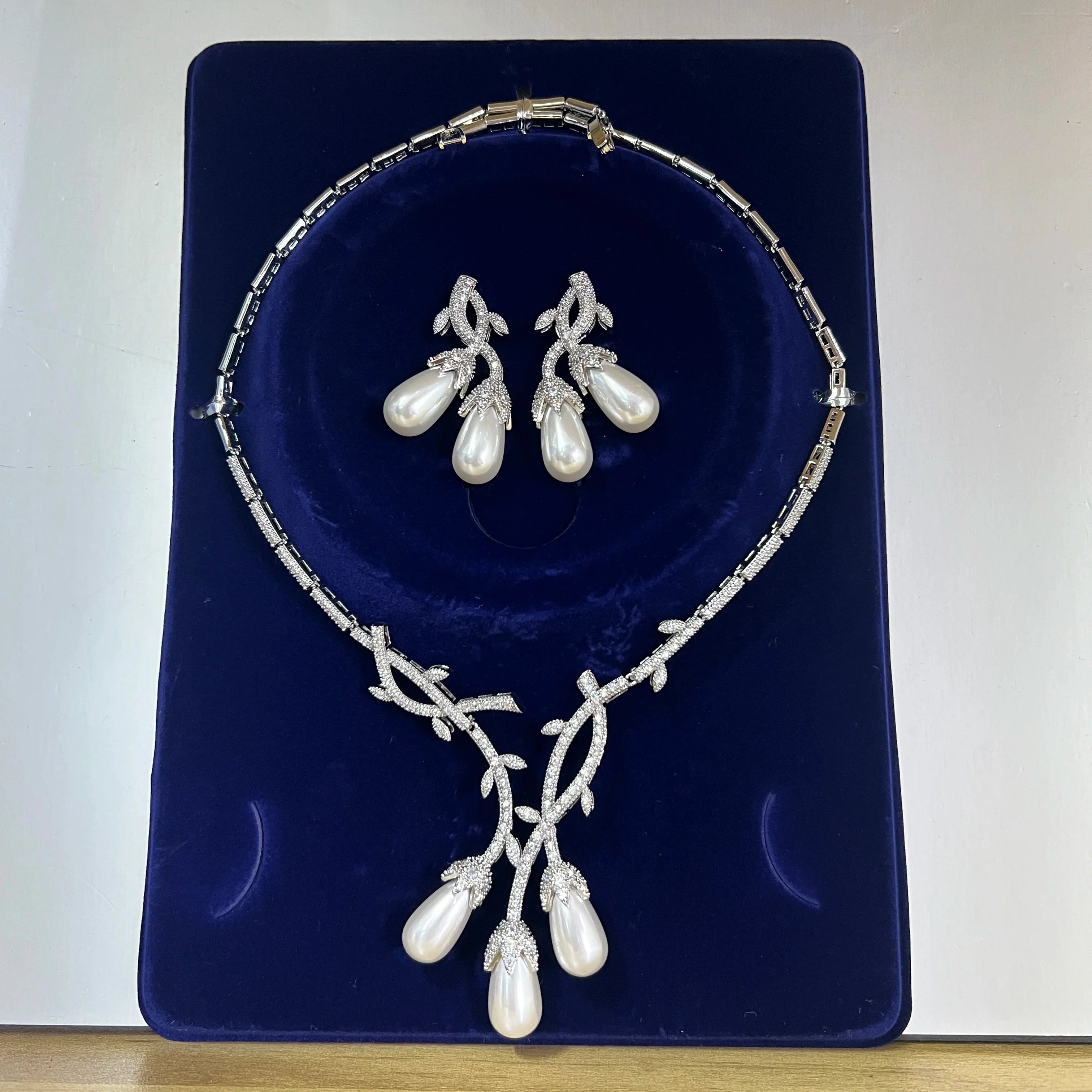 New Unique Pearl Flower Design Necklace Sets for Women Accessories Luxury Dubai Bridal Wedding Jewelry X0576