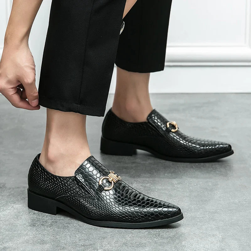 Retro Bronze Loafers Non-Slip Men Shoes Pointed Toe Dress Leather Shoes Luxury Brand Social Dress Shoe Male Comfortable for Men