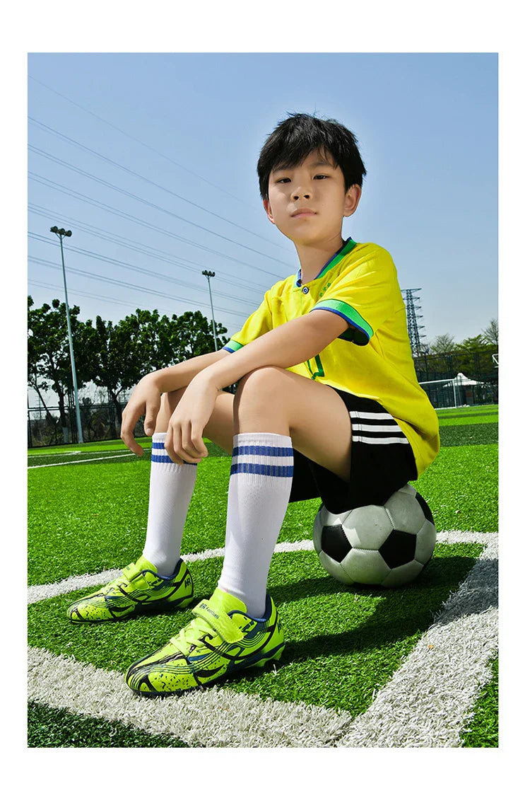 New Men Kids Professional Soccer Shoes Grass Boys Ultralight Football Boots Match Training Shoes Cleats Non-Slip Drop Shipping
