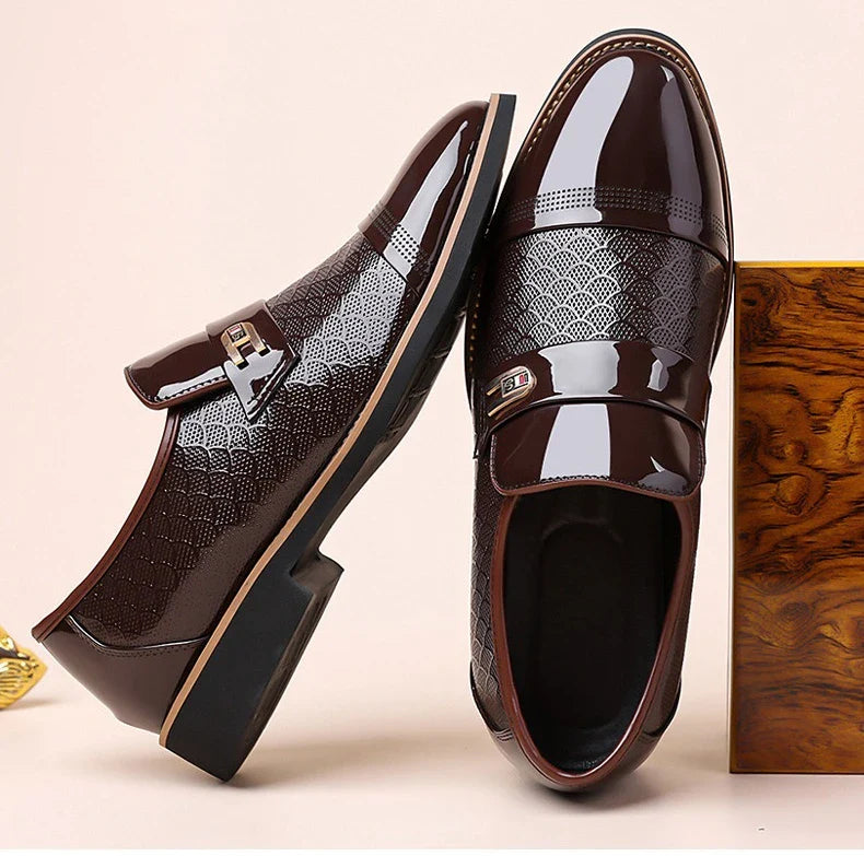 New Designer Patent Leather Wedding Shoes for Men Solid Color Business Casual Shoes Male Spring Autumn Fashion Dress Shoes Man
