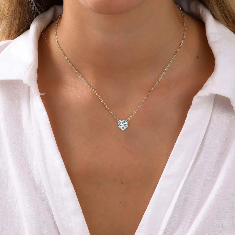 Certified 2.0CT Heart Cut Moissanite Pendant Necklace 925 Sterling Silver Necklaces for Valentine's Day Jewelry Gift