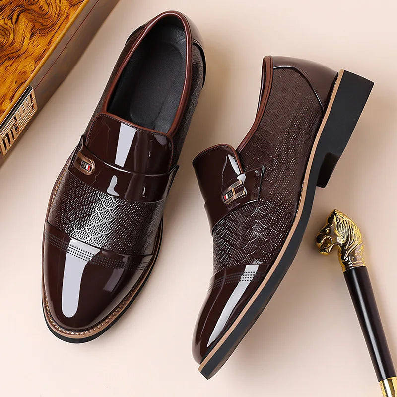 New Designer Patent Leather Wedding Shoes for Men Solid Color Business Casual Shoes Male Spring Autumn Fashion Dress Shoes Man
