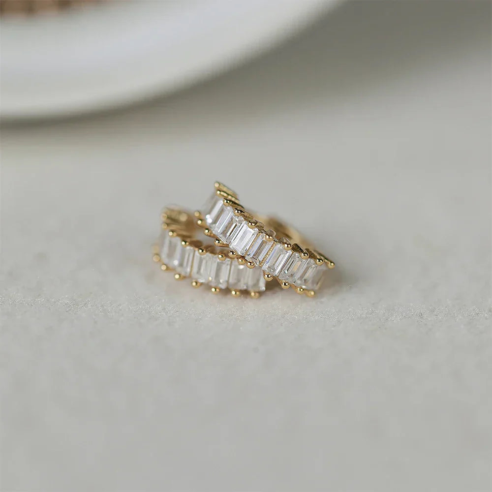 925 Sterling Silver Ear Buckle Snake Twisted Round Circle Microinlaid Zirconia Hoop Earrings For Women Pendientes Aro Rojos