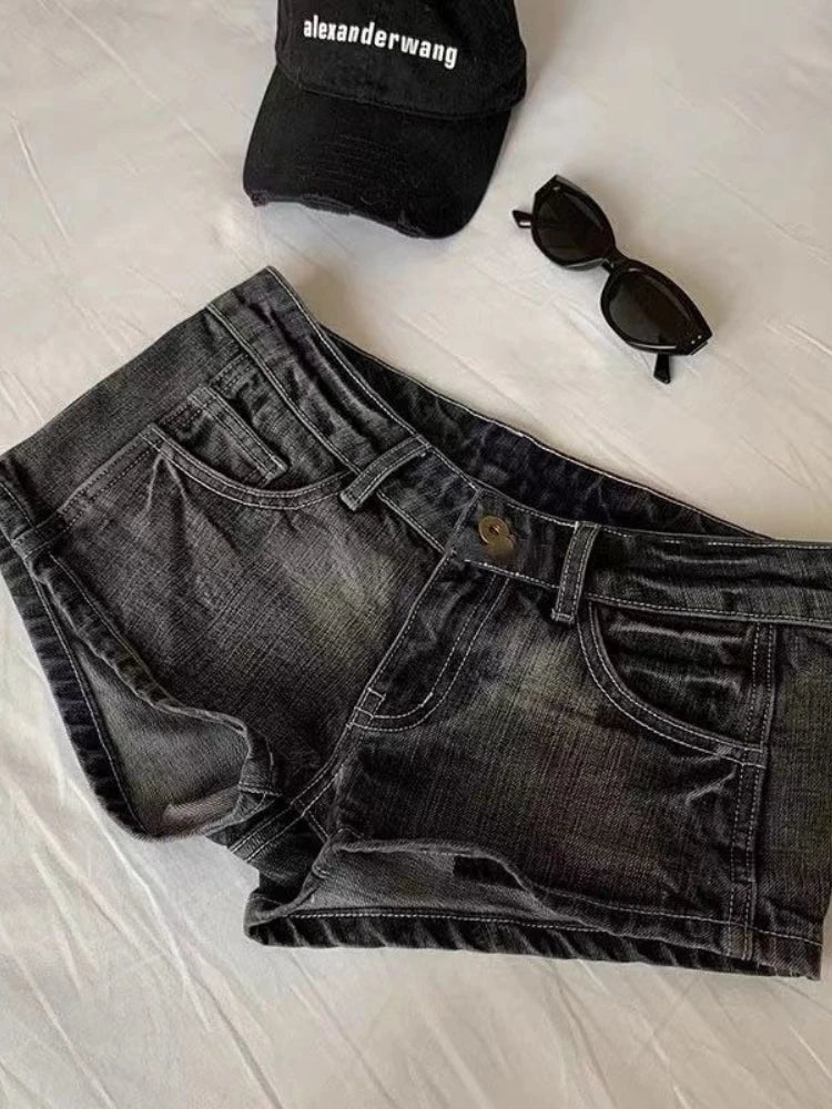 Vintage Black Denim Shorts Women Sexy Gyaru Low Waist Shorts Female Y2k Punk Retro Summer Streetwear Short Jeans Slim Up