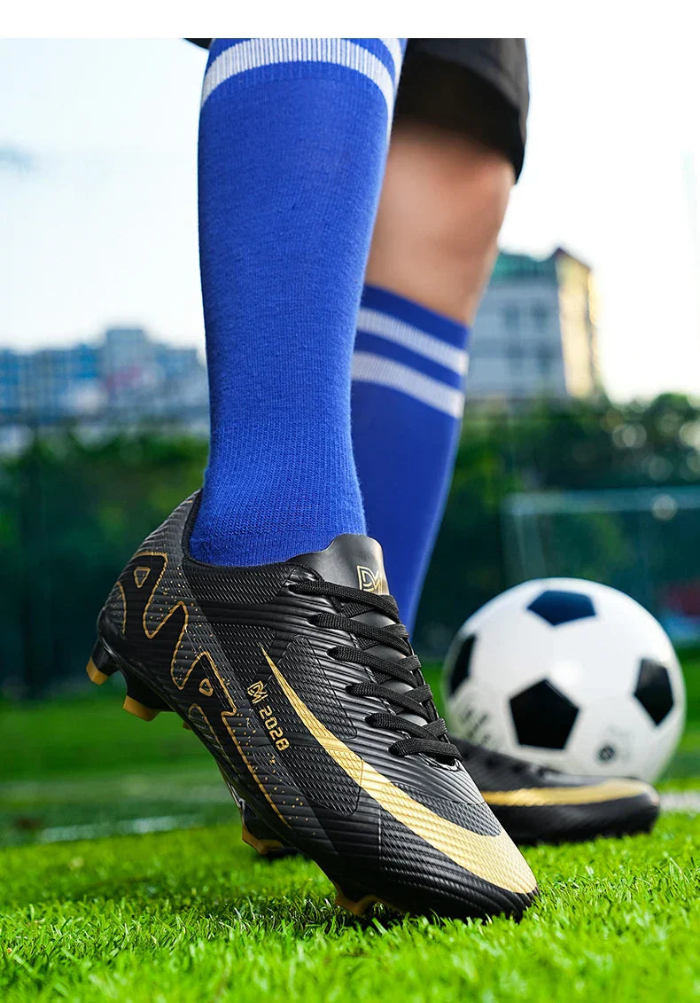 High Quality New Mens Soccer Shoes Society Ultralight Turf Soccer Cleats Kids Sneakers Training Football Boots Chuteira Campo