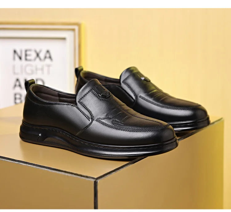 Men's Leather Business Loafers Spring Autumn Black Slip-On Shoes Male Breathable Soft Sole Comfortable Casual Driving Shoes Man