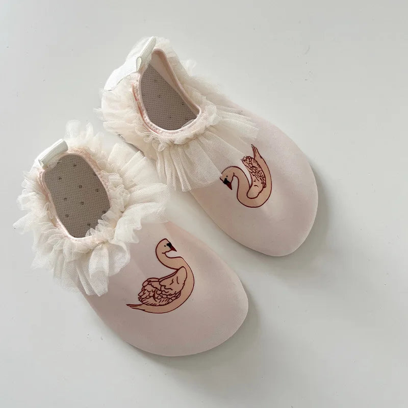 Kid Beach Shoes Water Park Gril Boy Socks Anti Slip Swimming Shoe Soft Sole Skin Sticking Beach Hiking Shoe Snorkeling Shoes
