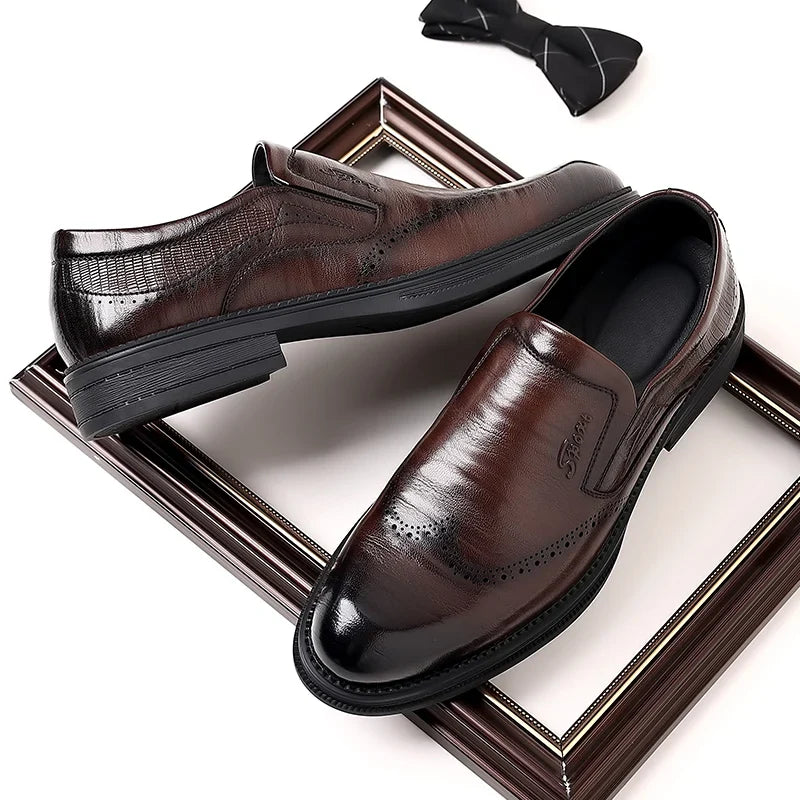 British Style Brand Men's Dress Shoes Fashion Patent Leather Men Business Flat Shoes Breathable Men Formal Office Working Shoes