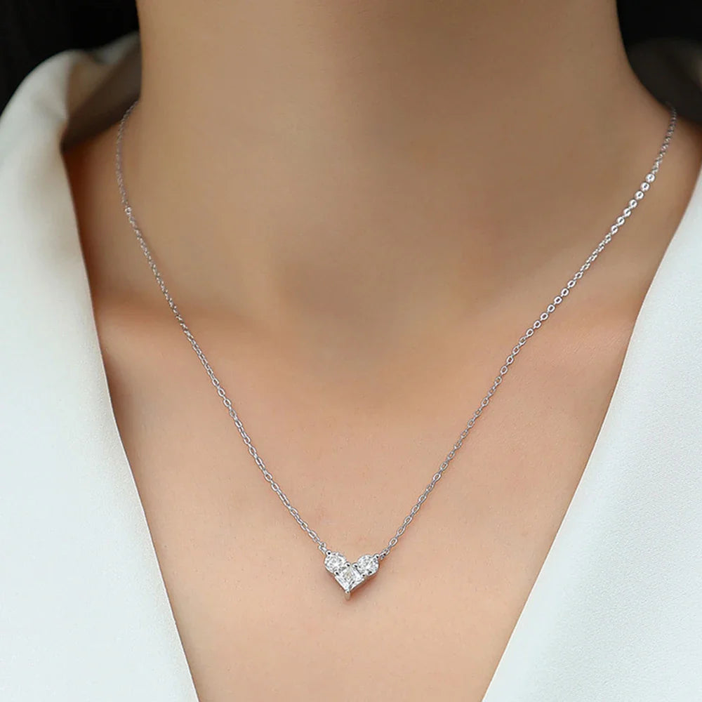 3-Stone Round Cut Full Moissanite Pendant Necklace Heart Shape for Woman 925 Silver Certified Lab Diamond Lucky Neck Chain