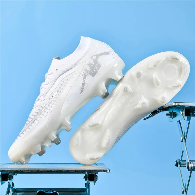 New Men Football Boots Training Breathable Soccer Shoes Wholesale Unisex Professional Ultralight Indoor Futsal Drop Shipping