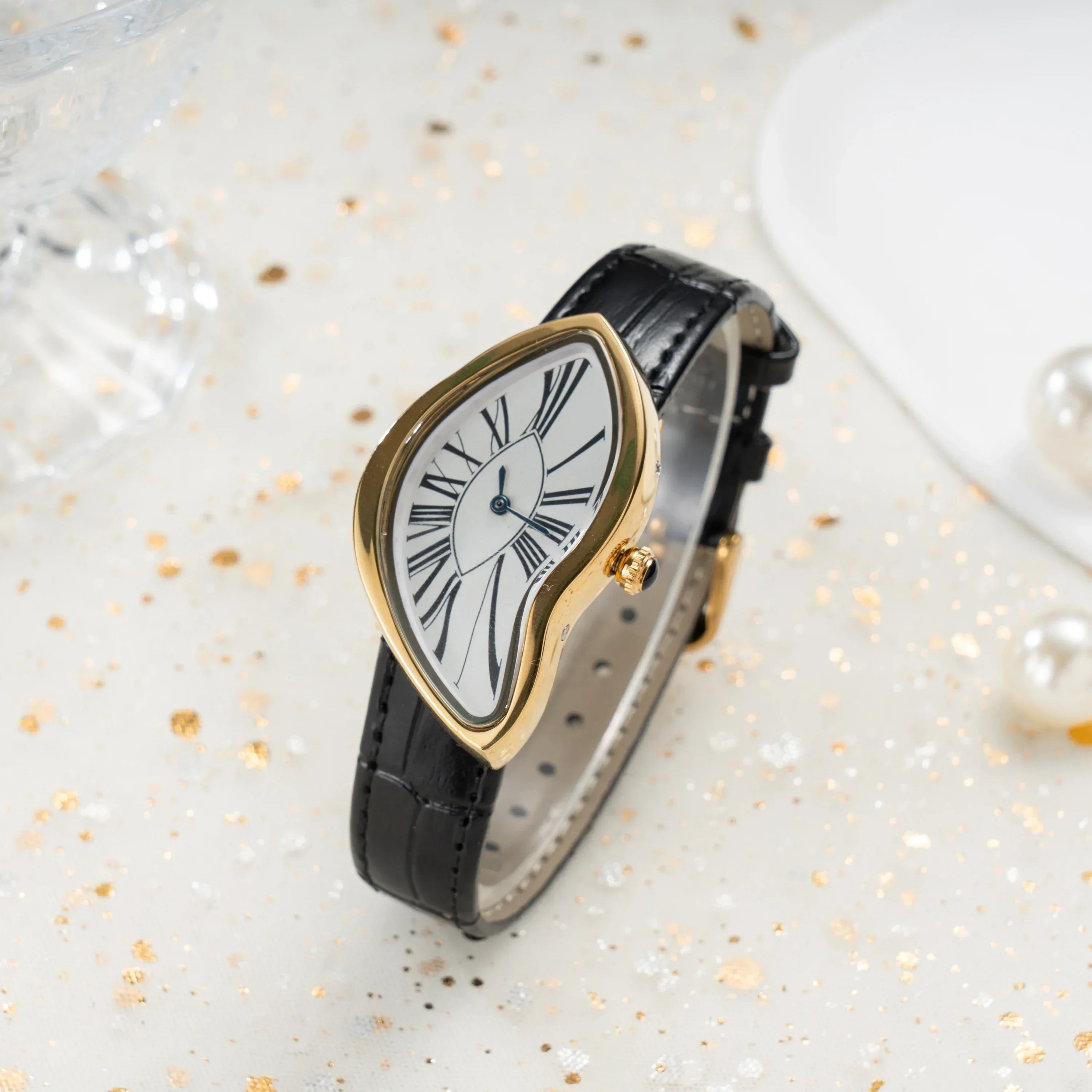 watches melt and twist y2k alien ladies and men Leather strap fashion advanced ins niche design quartz watch
