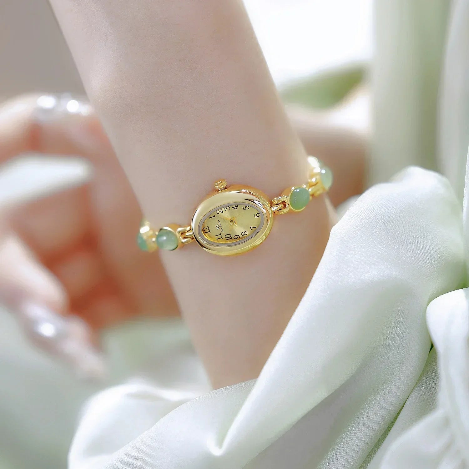 2026 Women quartz Watch Luxury Brand Retro Natural Dongling Stone Hotan Jade Waterproof Ladies Advanced Chain Wristwatches gift