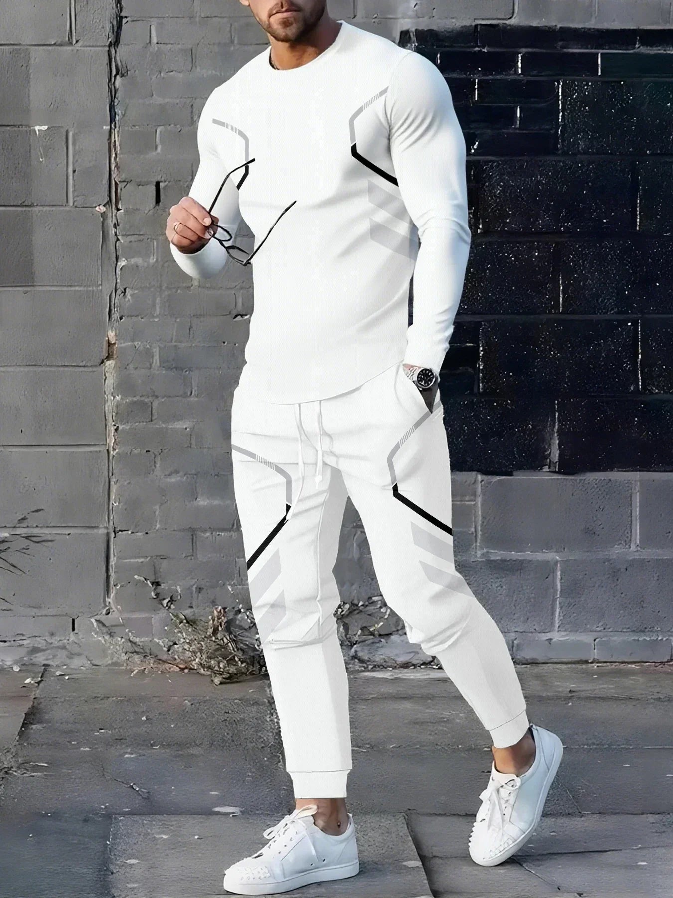 The new men's round-neck sweatshirt set for Spring and Autumn 2025 features street fashion and comfort with 3D pattern printing