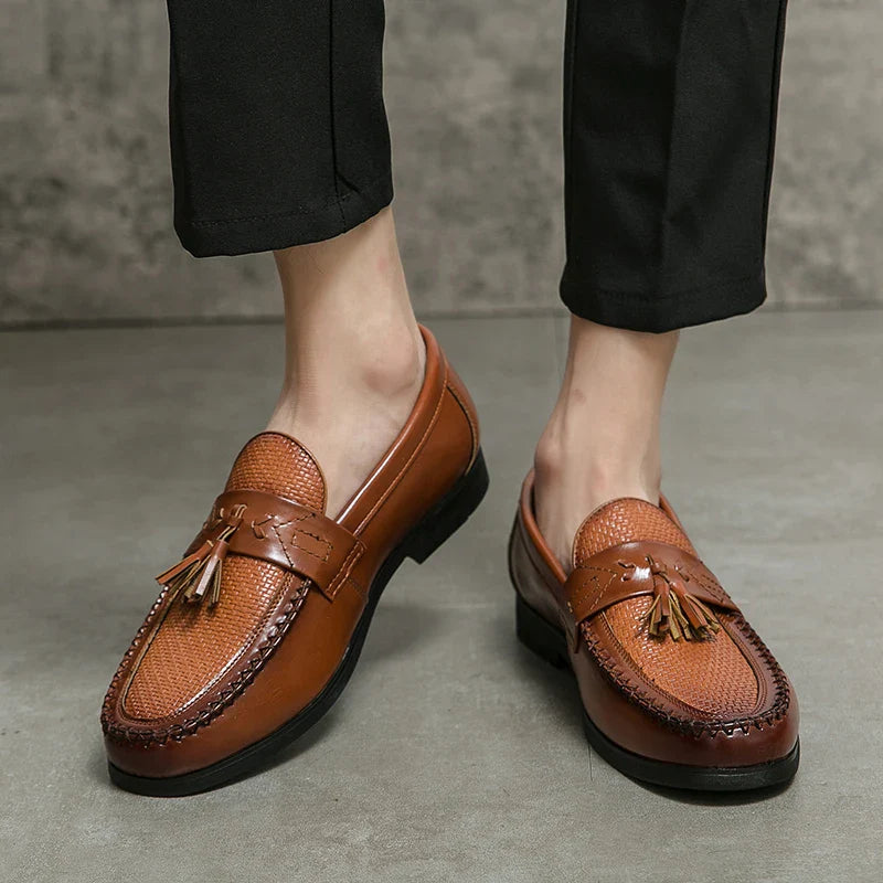Men's Dress Shoes High Quality Brogues Casual Business Leather Shoes Social Party Leather Loafers Male Tassel Wedding Shoes