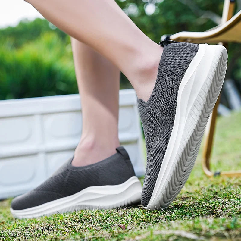 Men's Vulcanized Shoes Fashion Breathable Outdoor Mesh Casual Sneakers Lightweight Comfortable Men Tenis Masculino Walking Shoes