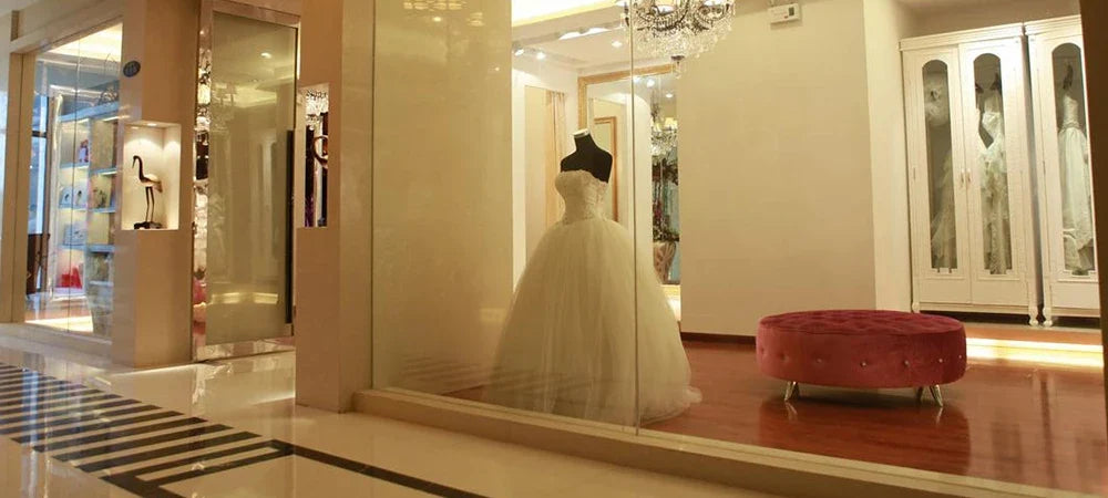 Elegant A Line Women's O Neck Appliques Wedding Dresses Vestido De Novia Long Sleeve Satin Bride Gowns Customized Robe De Mariée