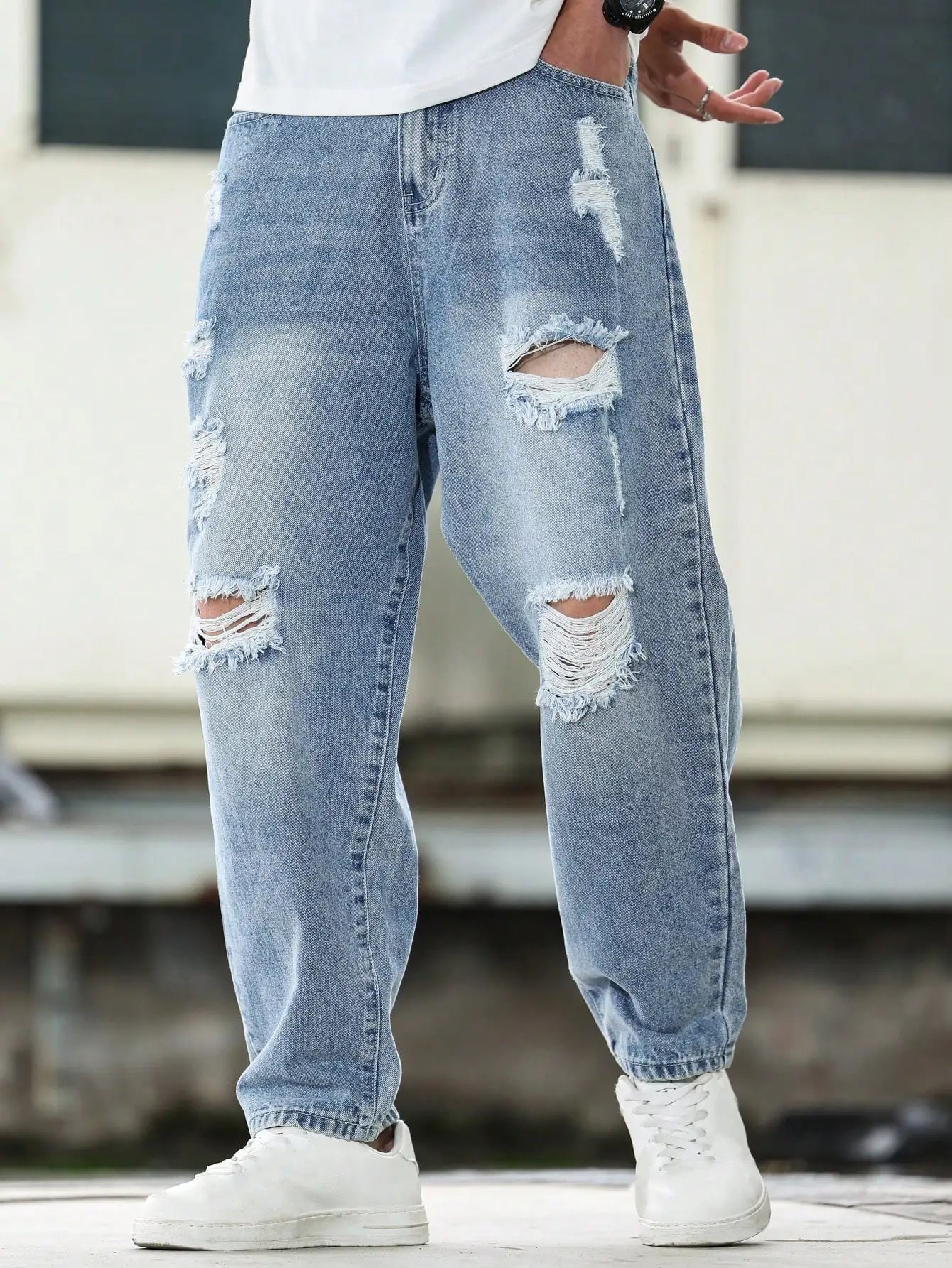Men's Blue Ripped Denim Harem Pants for Spring and Autumn. Street Fashion. Casual Trend 。