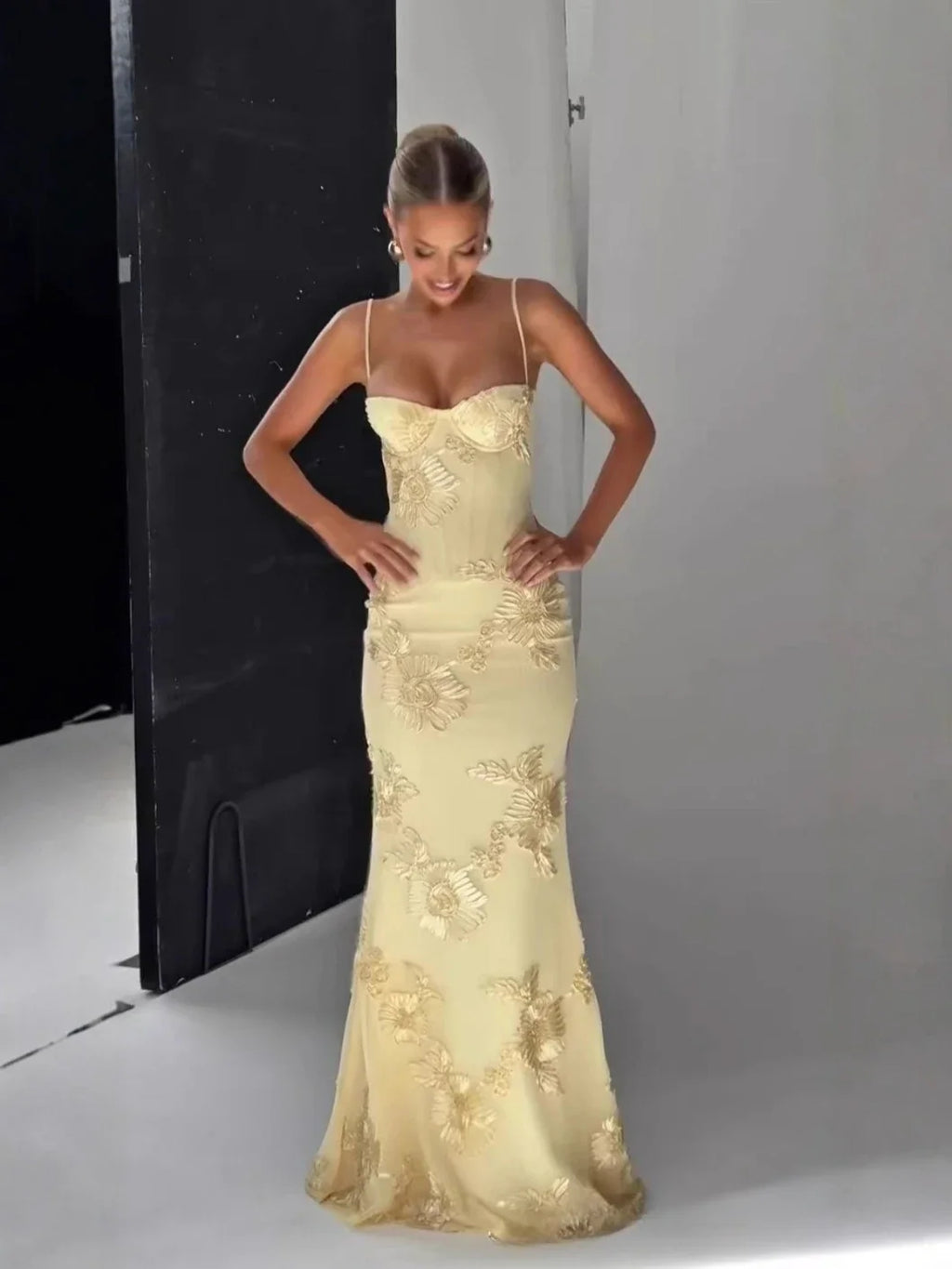 Women Maxi Backless Dress Sexy 3D Floral Embroidery Mermaid Gown Yellow Formal gala Prom Party Dress Long