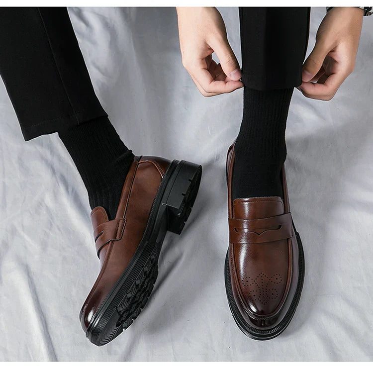 Spring and autumn men's business casual shoes breathable carved leather shoes British fashion platform pointed leather shoes 46