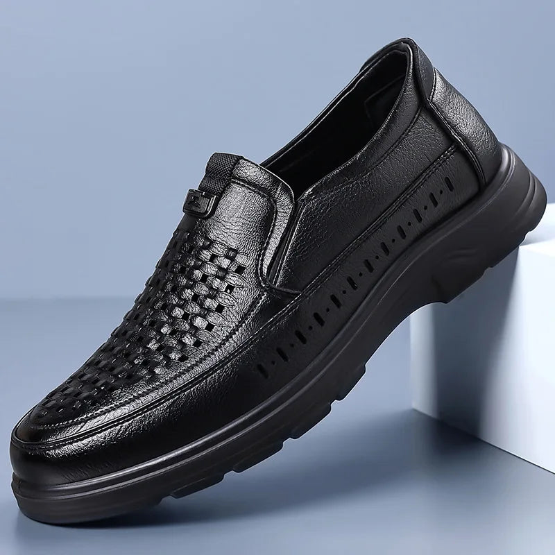 Summer New Designer Hallow Leather Shoes Man Breathable Soft Sole Business Casual Shoes Male Fashion Loafers Shoes for Man