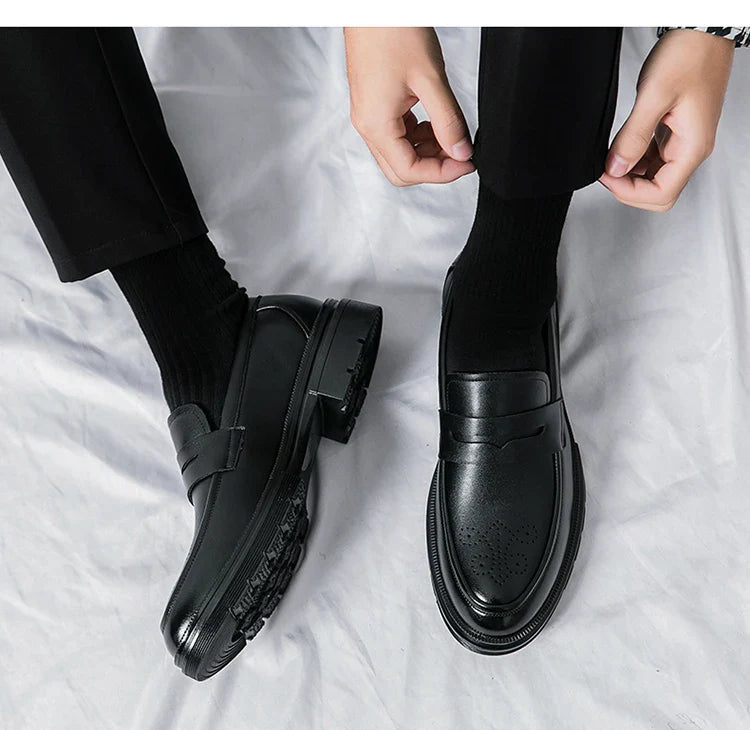 Spring and autumn men's business casual shoes breathable carved leather shoes British fashion platform pointed leather shoes 46