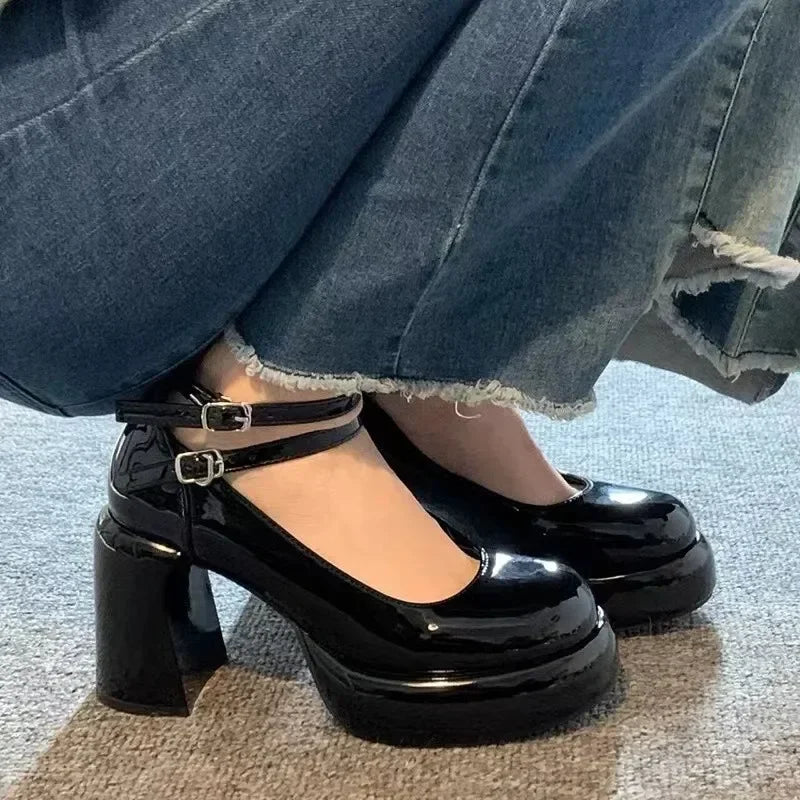 أحذية نسائية جديدة بكعب عالٍ، أحذية نسائية عصرية بحزام متقاطع، أحذية ماري جين مسطحة للسيدات، أحذية نسائية أنيقة بكعب عالٍ، أحذية بكعب عالٍ بمنصة.