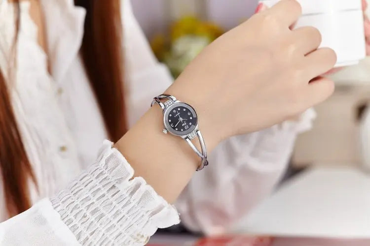 New Trendy Women Bracelet Watch Mujer Relojes Small Dial Quartz Leisure Popular Wristwatch Hour Female Elegant Watches
