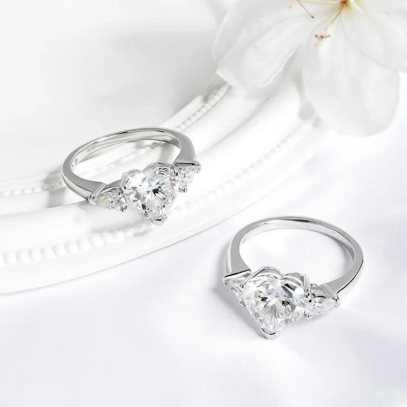 1CT 2CT 3CT 4CT Heart Cut Moissanite Ring for Women 3 Stones Lab Diamond Wedding Band 925 Sterling Silver Jewelry