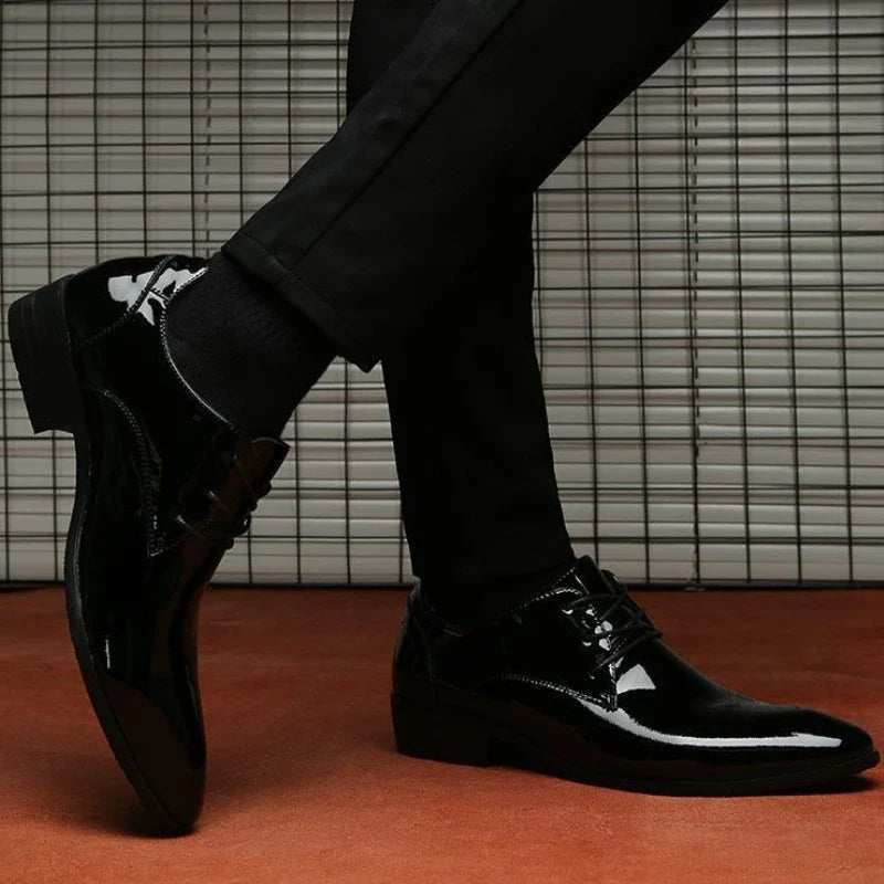 Black Pointed Toe Bright Upper Dress Shoes Man Elegant and Classic Leather Not Casual Office Business 39 Social Shoe for Men