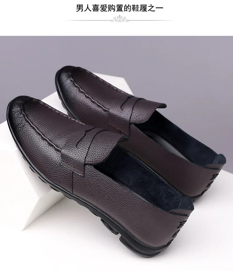 2026 Spring Autumn New Loafers Male Solid Color Fashion Casual Leather Shoes Male Soft Sole Light Driving Shoes Man