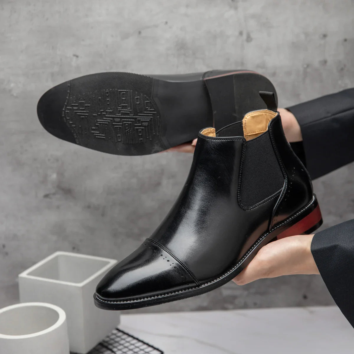 2025 Retro Men's Solid Color Pointed Business  Boot  Comfortable Wedding  Party Shoe Breathable  And  Anti-Slip Ankle Boots