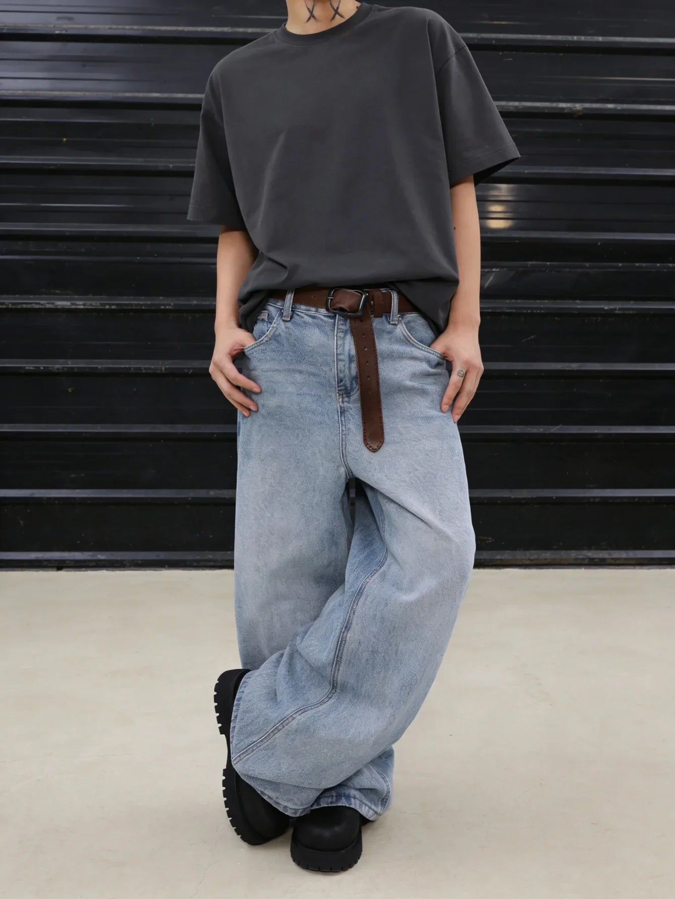 Men's Original Blue Baggy Jeans Light Retro For Dating Y2K Drip Casual Wear No accessories or belts included