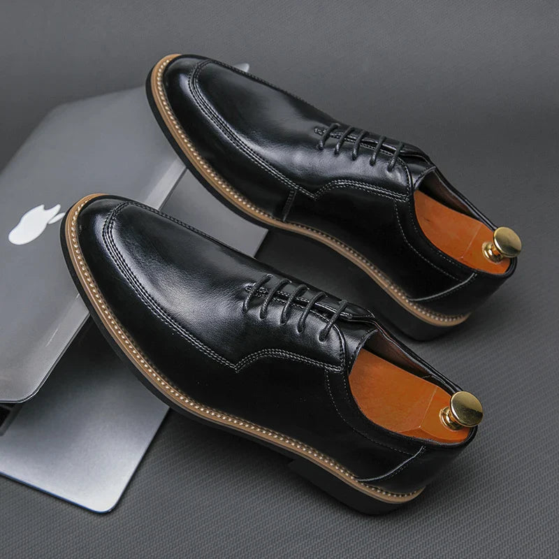 Hot Selling Pointed Dress Shoes Europe America Casual Versatile Men's Low Top Shoes High-end Banquet Office Men's Business Shoes