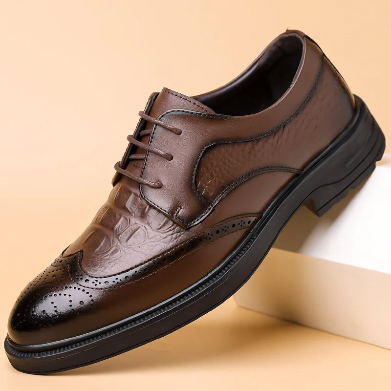 Korean Solid Color Cow Leather Shoes for Men Spring Summer New Lace Designer Brogue Shoes Man Fashion Business Casual Shoe Male