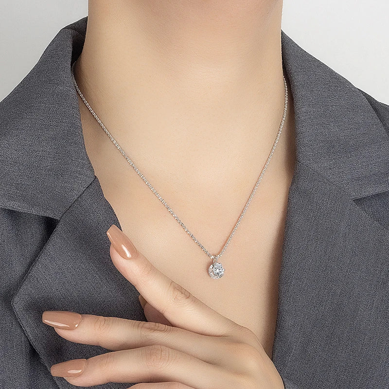 1/2CT Moissanite Necklace for Women S925 Pure Silver Sparkling Crown Diamond Pendant Luxurious Wedding Jewelry