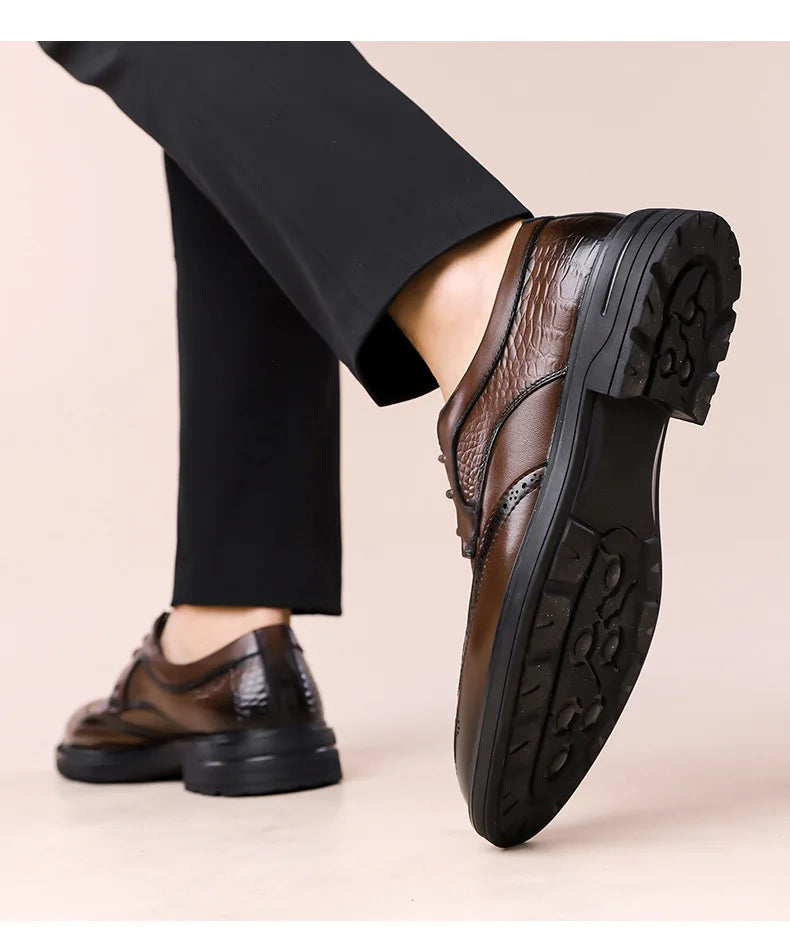Korean Solid Color Cow Leather Shoes for Men Spring Summer New Lace Designer Brogue Shoes Man Fashion Business Casual Shoe Male