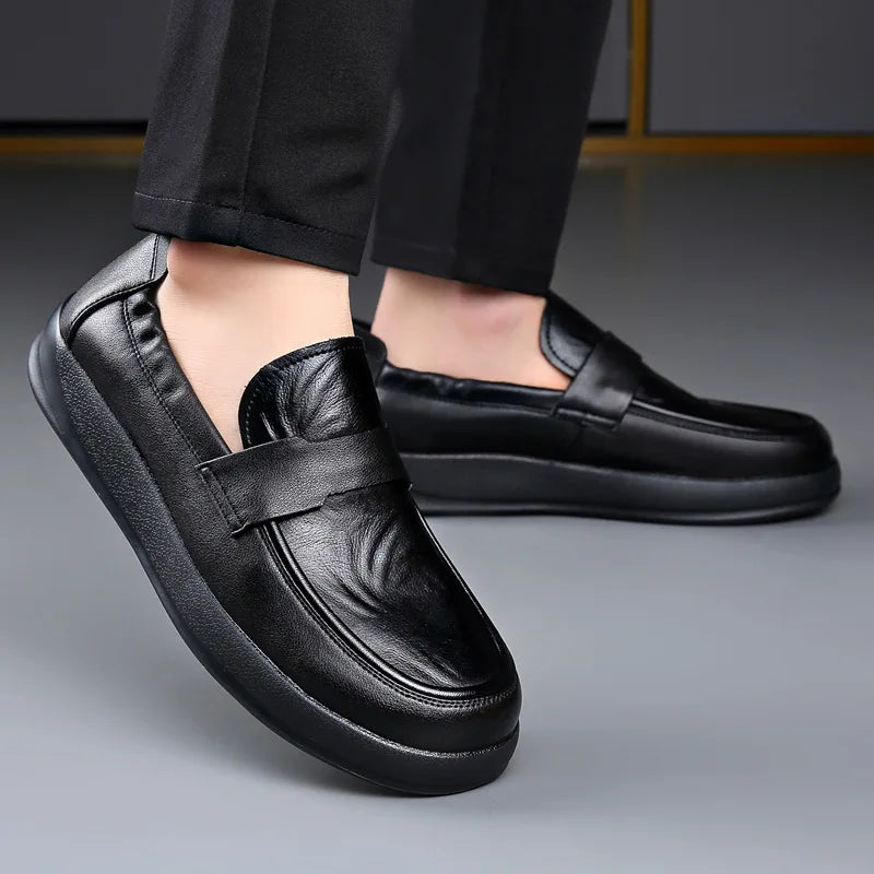 Spring Summer New Genuine Leather Shoes Men Solid Color Fashion Loafers Male Soft Sole Anti-slip Height-increasing Loafers Man
