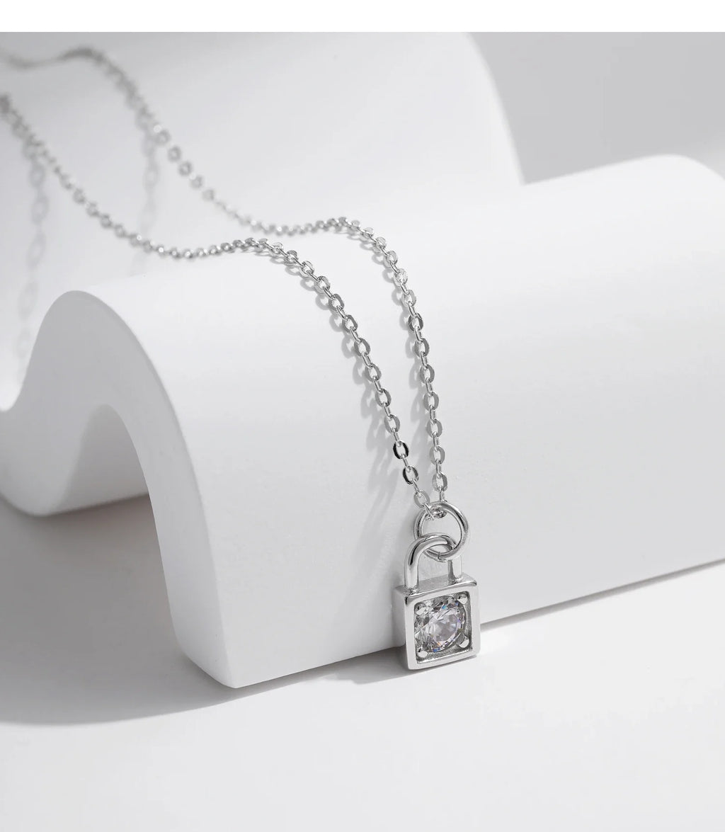 0.5 Carat D Color Moissanite Lock Pendant Necklace For Women 925 Sterling Silver Party Stackable Fine Jewelry With Boxes