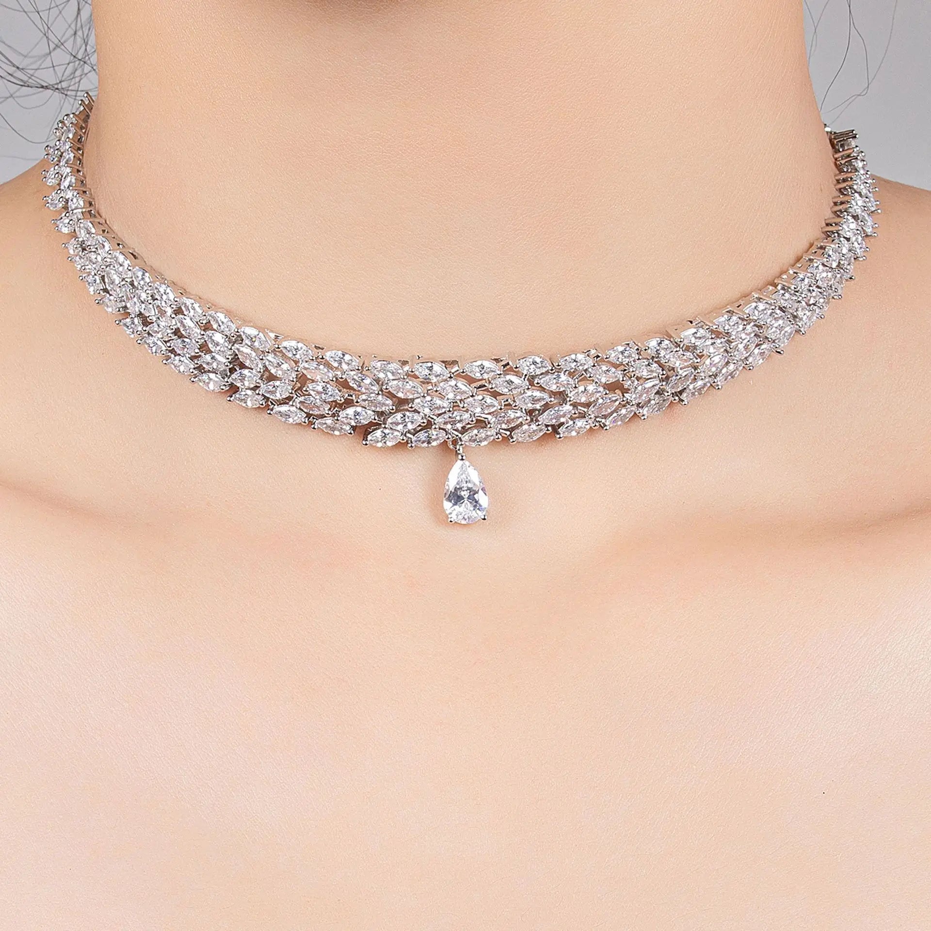 Luxury Necklace Pendant Water Drop Jewelry Necklace Earrings Graduation Dress Versatile Set Party Event Wedding S-589