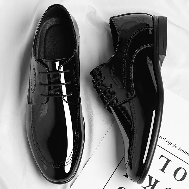 Business Formal Patent Leather Shoes for Men Spring Autumn New Designer Brogue Shoes Male Fashion Lace Wedding Shoe Man