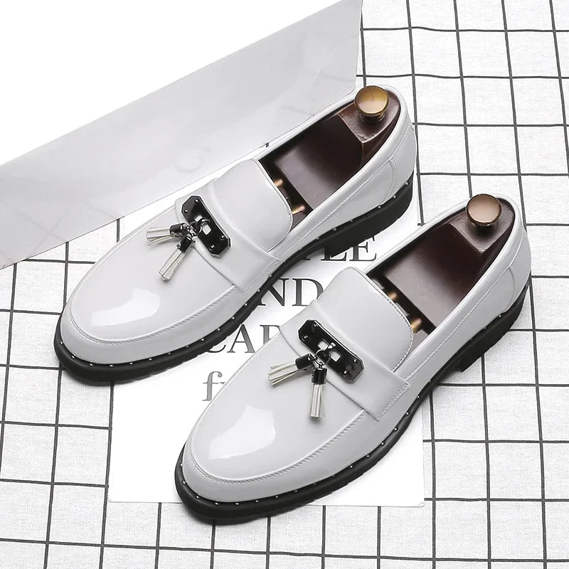 Italy Luxury Brand Loafers Men Shoes Tassel Men Designer Shoes British Style Lacquered Leather Shoes Thick Bottom Wedding Shoes
