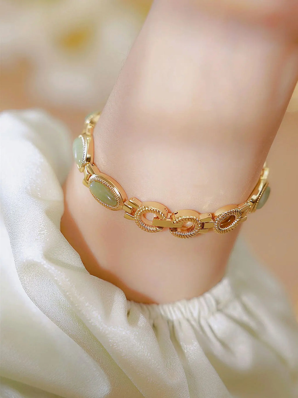 Women's Watch Ladies Bracelet Luxury Brand Waterproof Retro Natural Dongling Stone Hotan Jade Advanced Chain Watches Gift