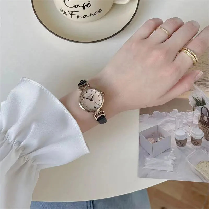 Simple Women's Watches Small Round Ladies Bracelet Watch PU Leather Thin Retro Quartz Wristwatch for Women Girls Gifts